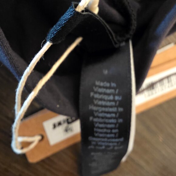 Skims Fits Everybody Scoop Neck Bralette Black NWT Med Deodorant Marks - Picture 13 of 16